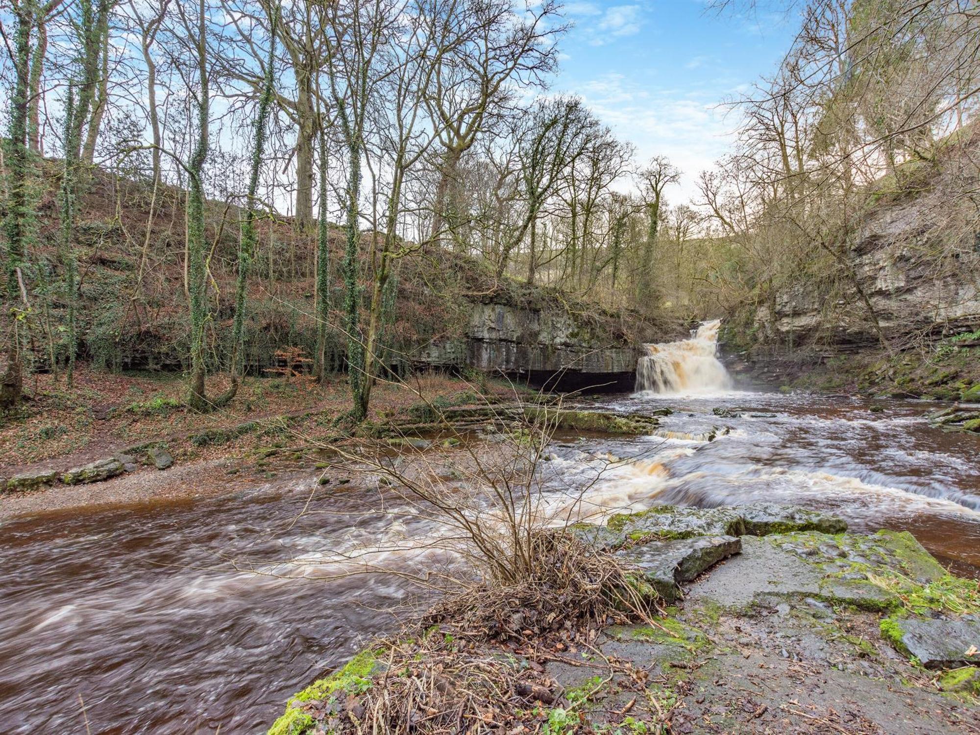 Cauldron Falls West Burton Zewnętrze zdjęcie